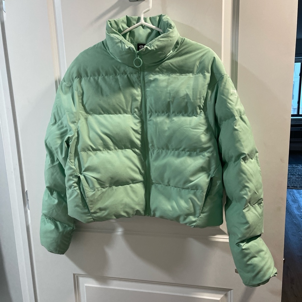 Gymshark Women's Green Puffer  Jacket Size Small Very Good Condition